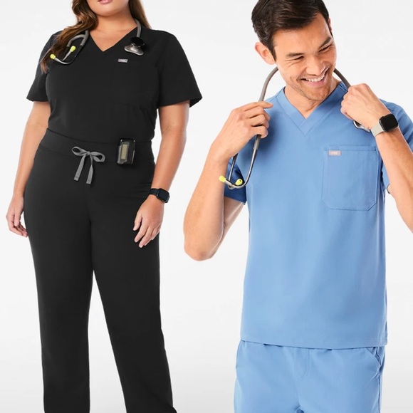 π©Ίπ₯π² FIGS Kade Cargo Scrub Pants - Evergreen (Size L / Regular) - Picture 10 of 11